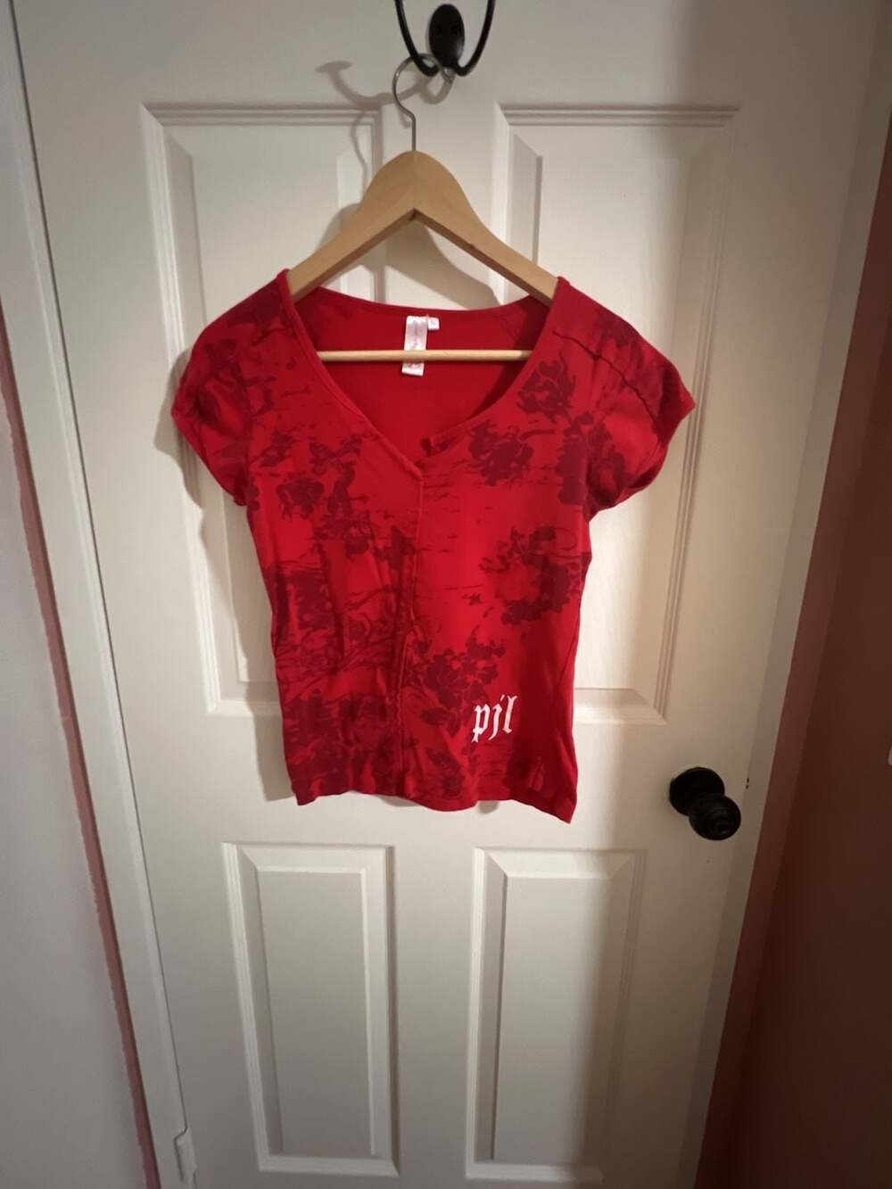 Pepe Jeans Red Floral V-Neck Short Sleeve Y2K Graphic Tee Shirt Size L